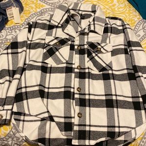 Shacket in very good condition. Black and white plaid.